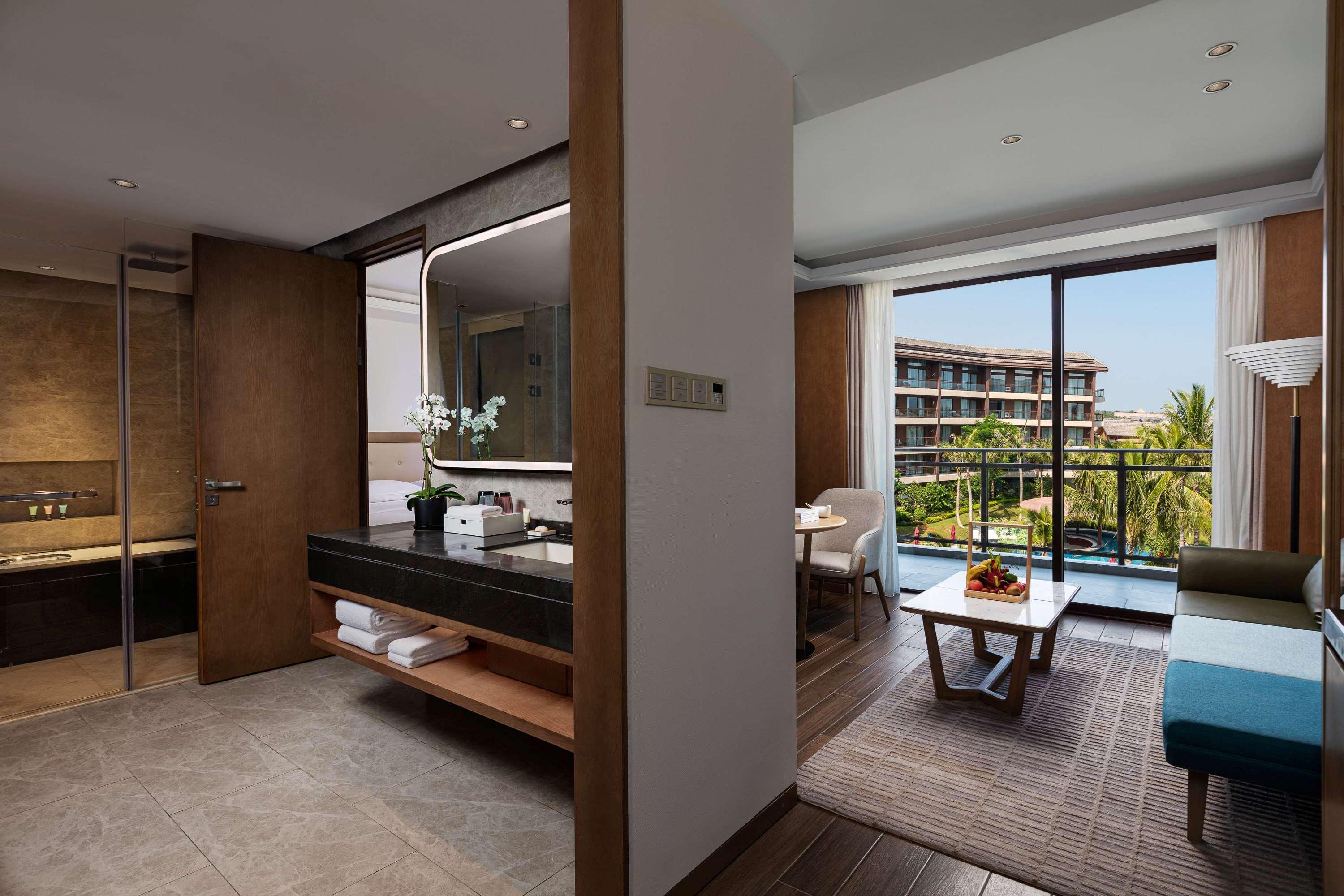 Wingate By Wyndham Hainan Chengmai Exteriör bild