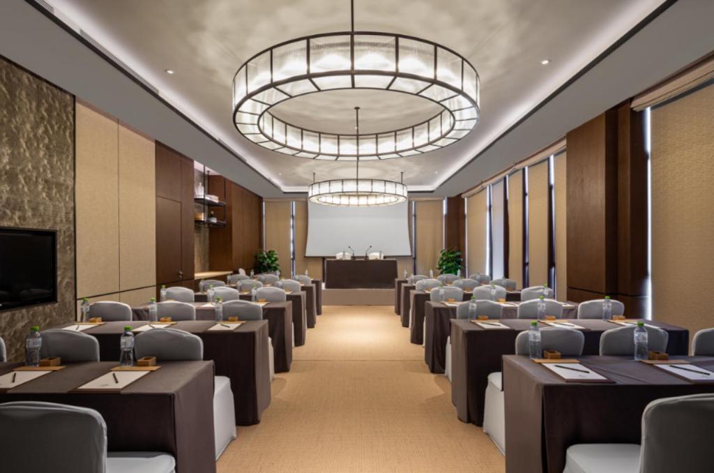 Wingate By Wyndham Hainan Chengmai Exteriör bild
