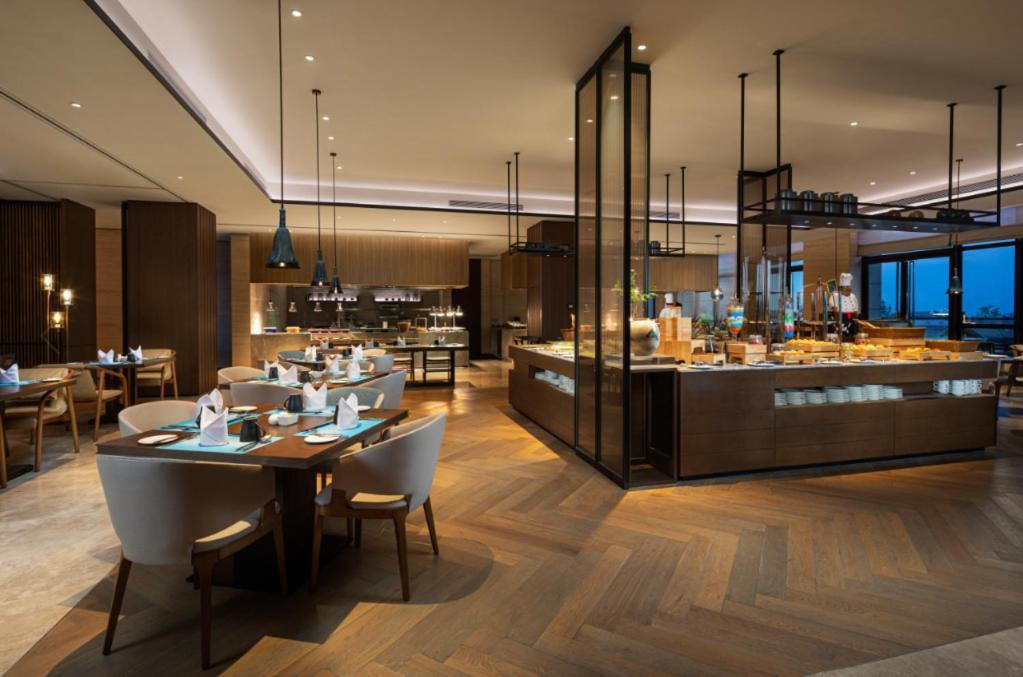 Wingate By Wyndham Hainan Chengmai Exteriör bild