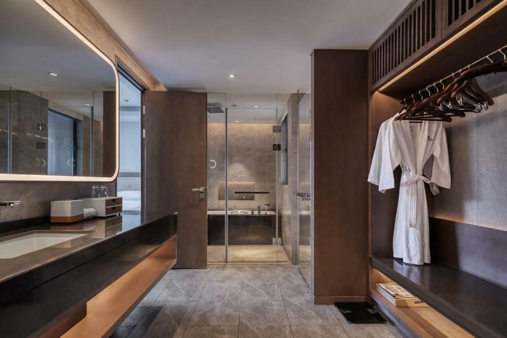 Wingate By Wyndham Hainan Chengmai Exteriör bild