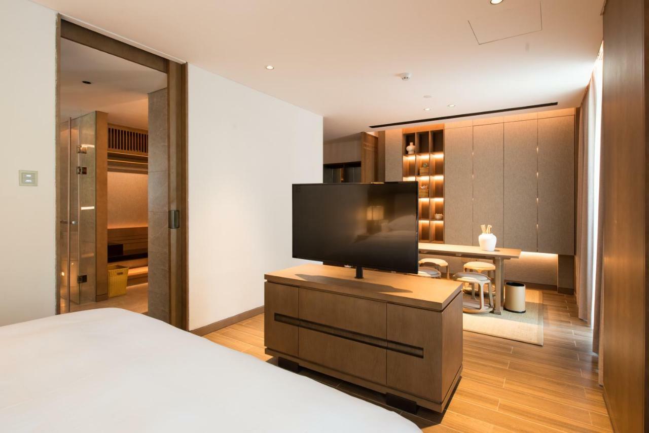 Wingate By Wyndham Hainan Chengmai Exteriör bild