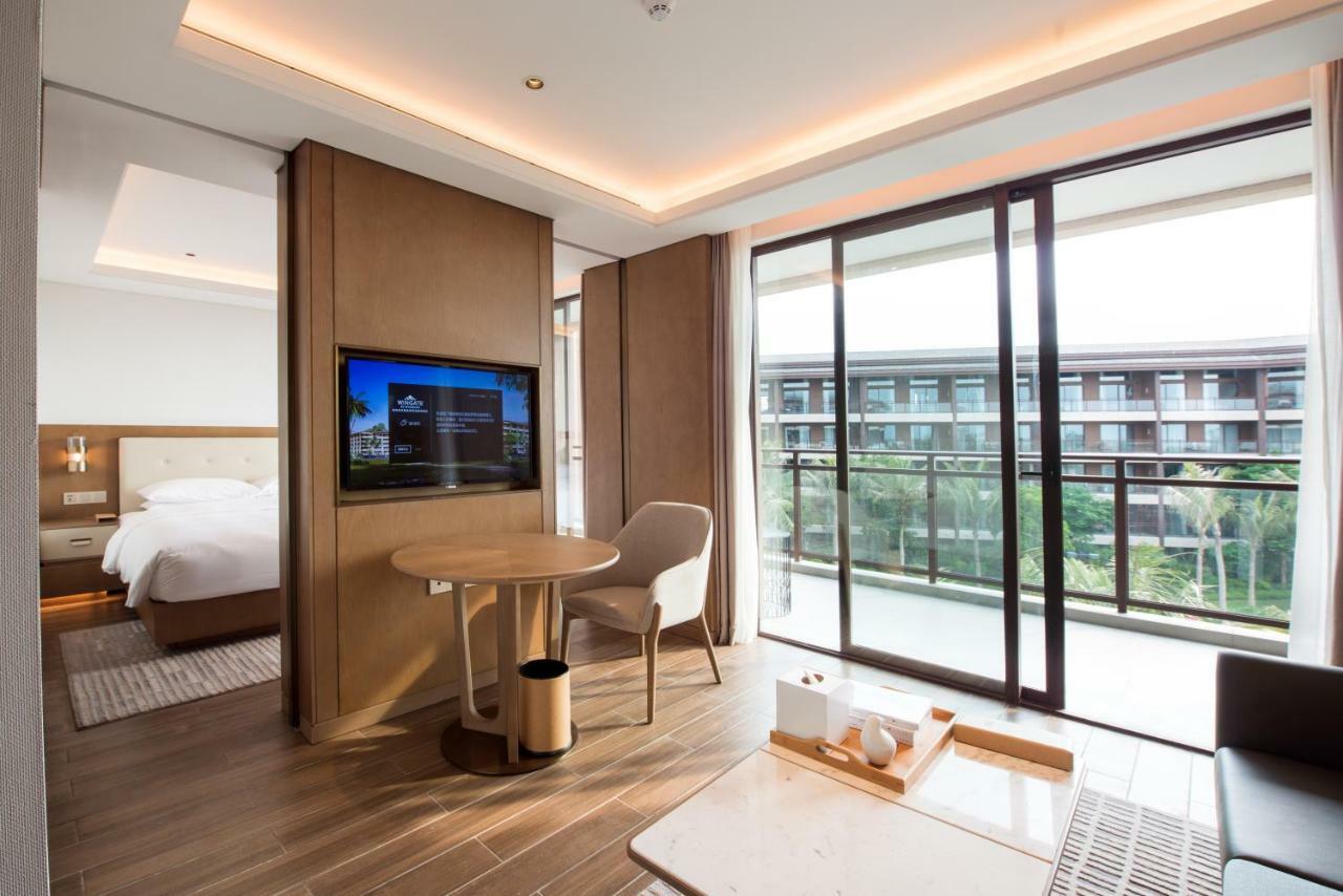 Wingate By Wyndham Hainan Chengmai Exteriör bild