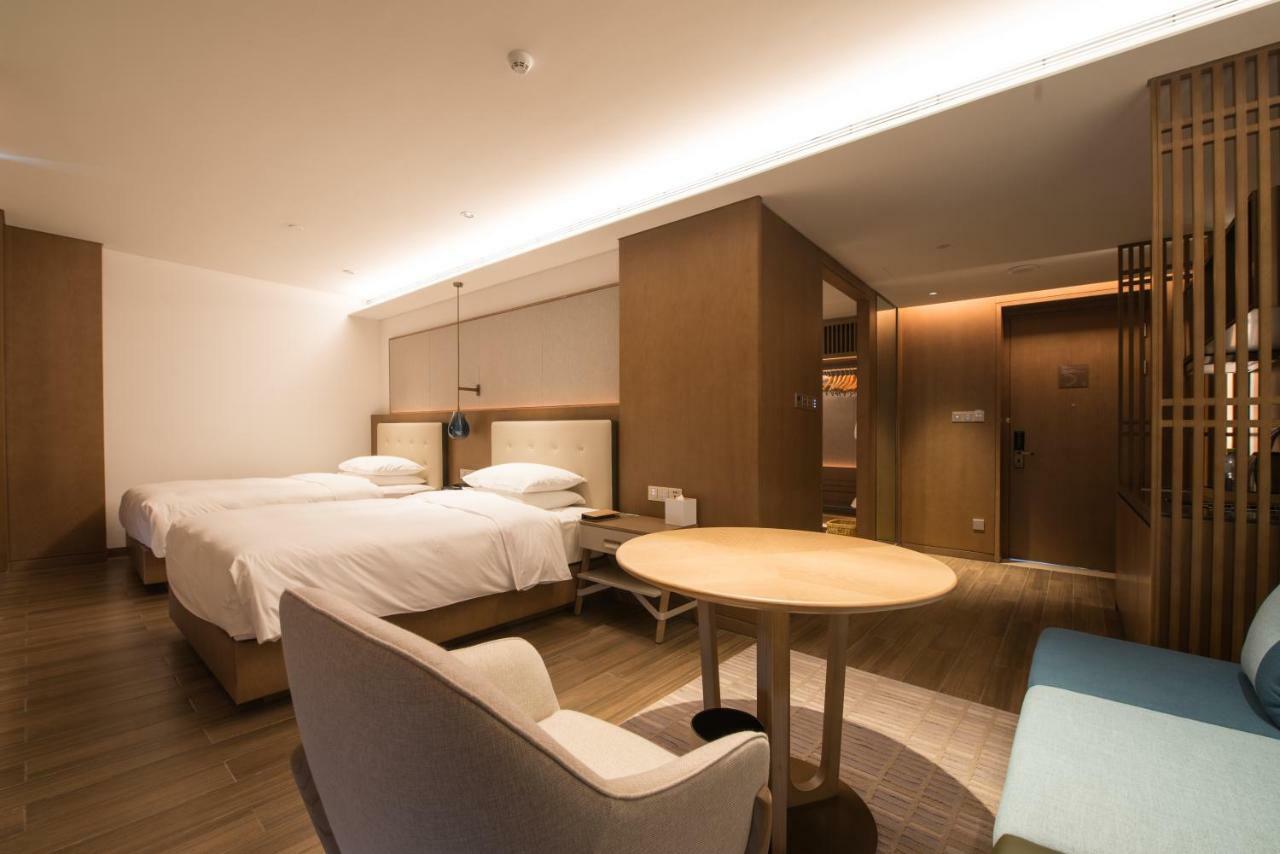 Wingate By Wyndham Hainan Chengmai Exteriör bild