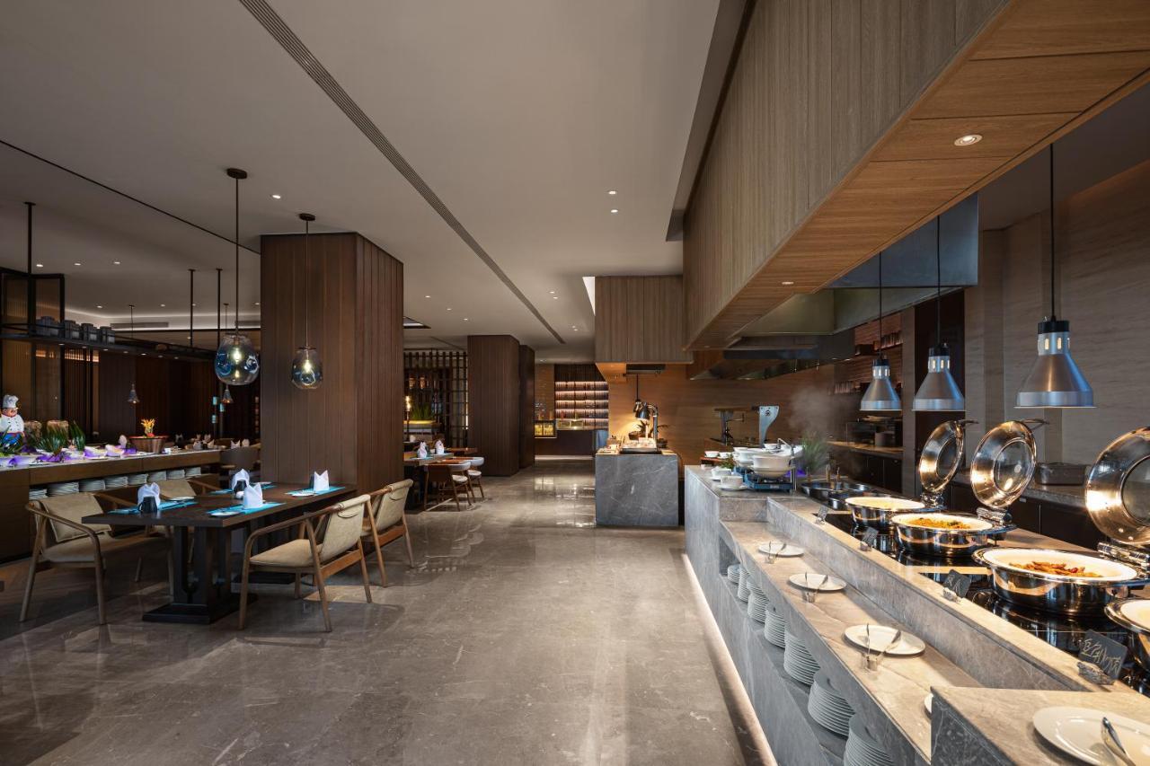 Wingate By Wyndham Hainan Chengmai Exteriör bild