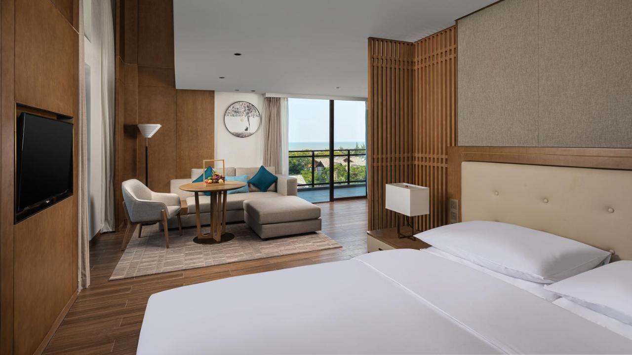 Wingate By Wyndham Hainan Chengmai Exteriör bild